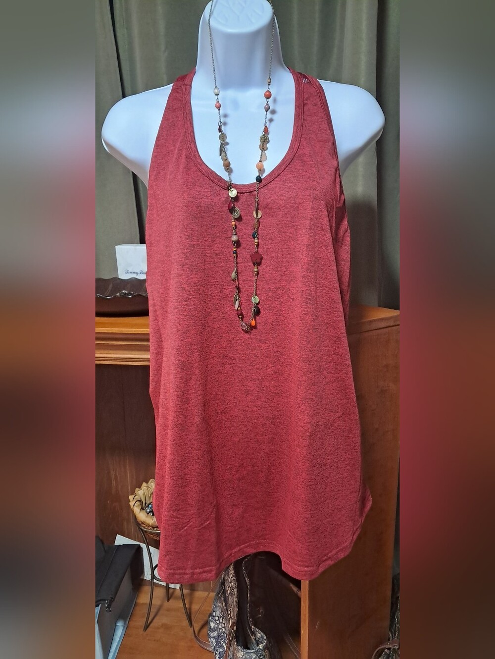 Women’s Sleeveless Scoop Neck Tank Top - Red Maroon  19 Inch Pit To Pit NWNT